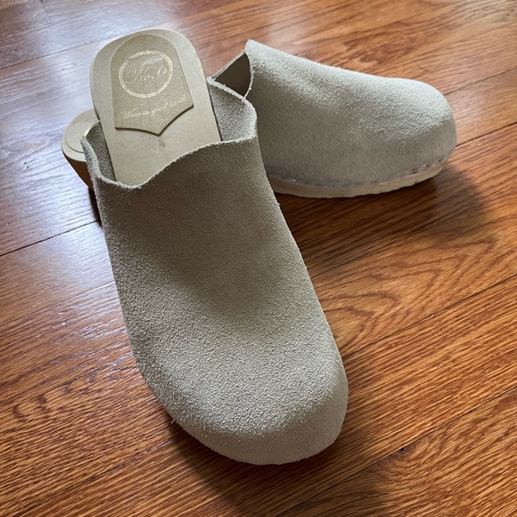 No. 6 Contour Clog on Flat Base in Chalk Suede size 41 - Picture 2 of 6